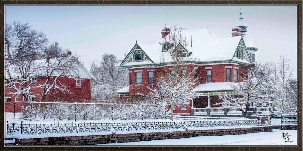 Ferris Mansion Bed And Breakfast Rawlins Exterior photo